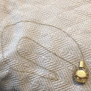 Perfume necklace